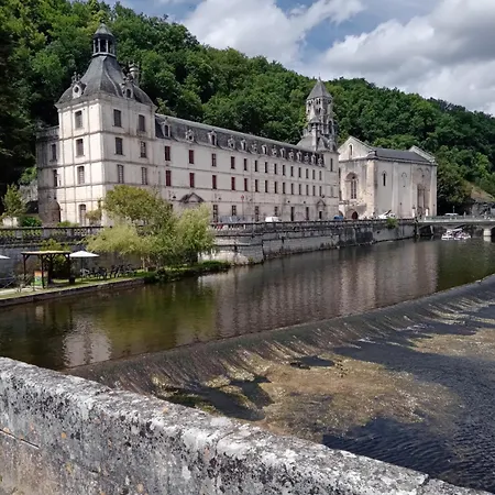 Magic Couples Only One Level Spacious *