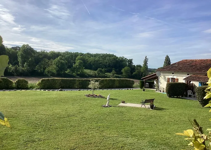 Magic Couples Only One Level Spacious Courgeac